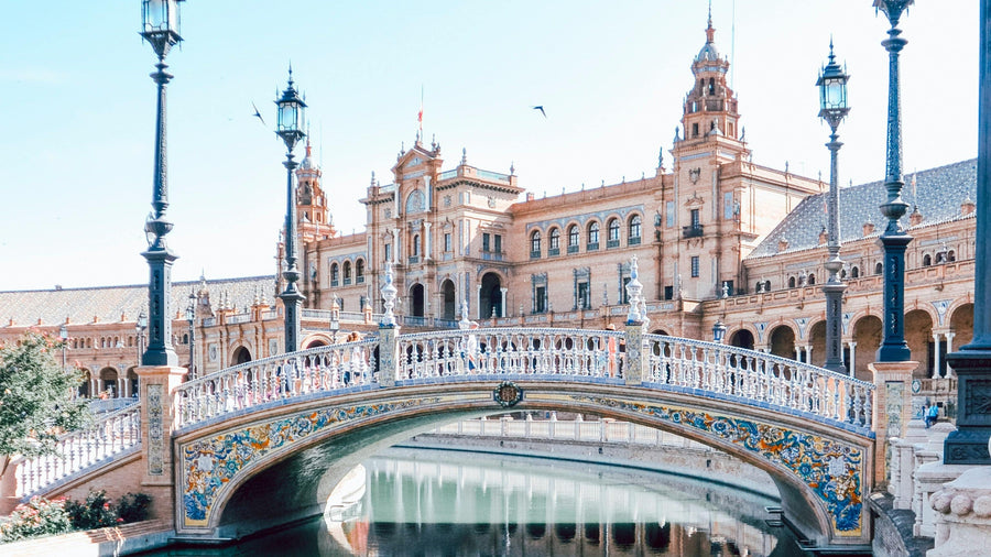 Don’t Let Roaming Fees Ruin Your Tapas Tour: The Smart Way to Get Online in Spain