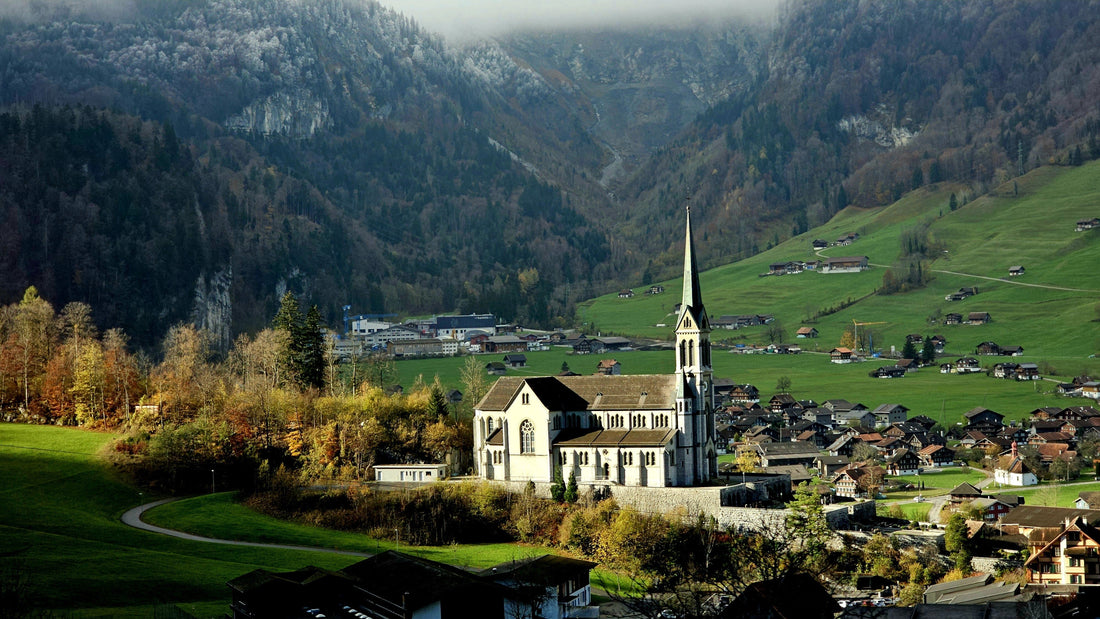 The Jewel of Switzerland: The Ultimate Travel Guide to Interlaken